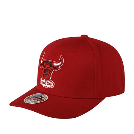 Бейсболка MITCHELL NESS арт. HHSB3261-CBUYYPPPRED1 Chicago Bulls NBA (красный)