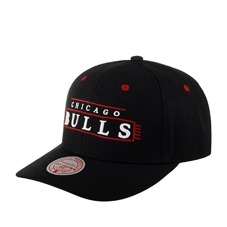 Бейсболка MITCHELL NESS арт. HHSS5351-CBUYYPPPBLCK Chicago Bulls NBA (черный)