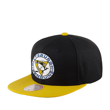 Бейсболка MITCHELL NESS арт. HHSS5367-PPEYYPPPBKYW Pittsburgh Penguins NHL (черный / желтый)