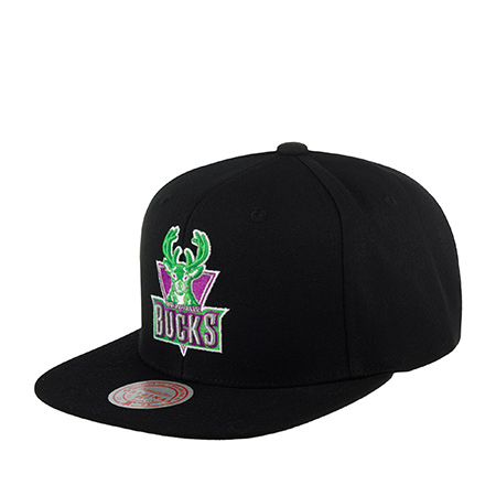 Бейсболка MITCHELL NESS арт. HHSS5471-MBUYYPPPBLCK Milwaukee Bucks NBA (черный)