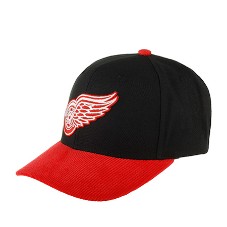 Бейсболка MITCHELL NESS арт. HP7974-DRWBLCK Detroit Red Wings NHL (черный / красный)