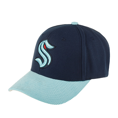Бейсболка MITCHELL NESS арт. HP7974-SKRNAVY Seattle Kraken NHL (темно-синий / голубой)