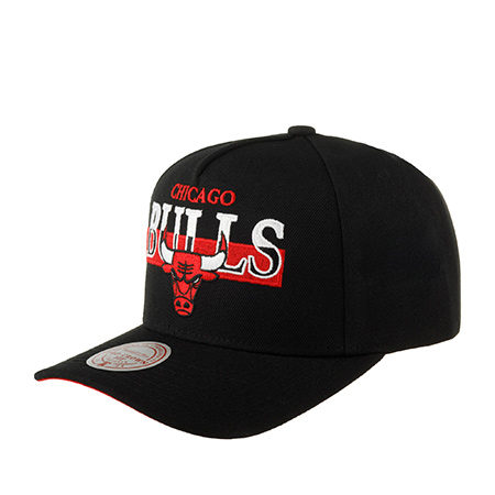 Бейсболка MITCHELL NESS арт. HP8405-CBUBLCK Chicago Bulls NBA (черный)