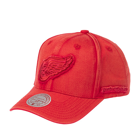 Бейсболка MITCHELL NESS арт. HP12808-DRWRED1 Detroit Red Wings NHL (красный)