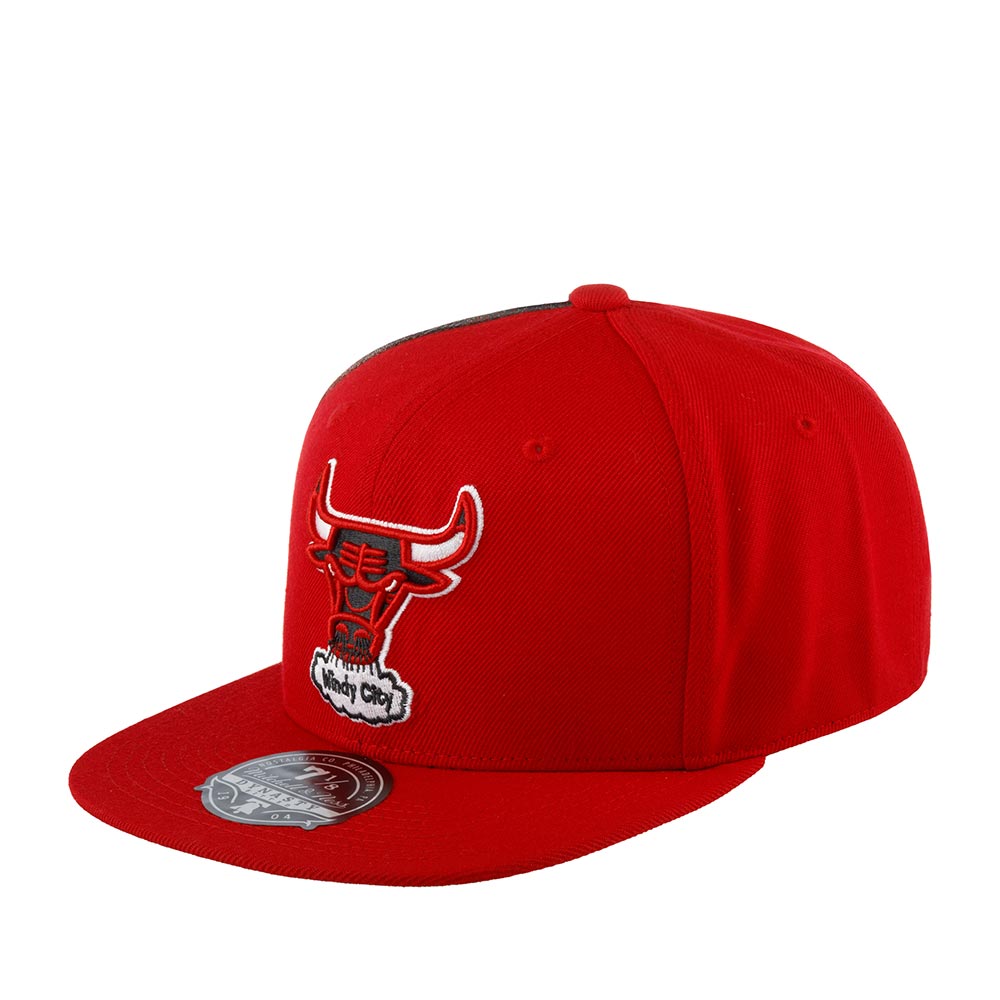 Бейсболка MITCHELL NESS арт. HHSF2990-CBUYYPPPRED Chicago Bulls NBA (красный)