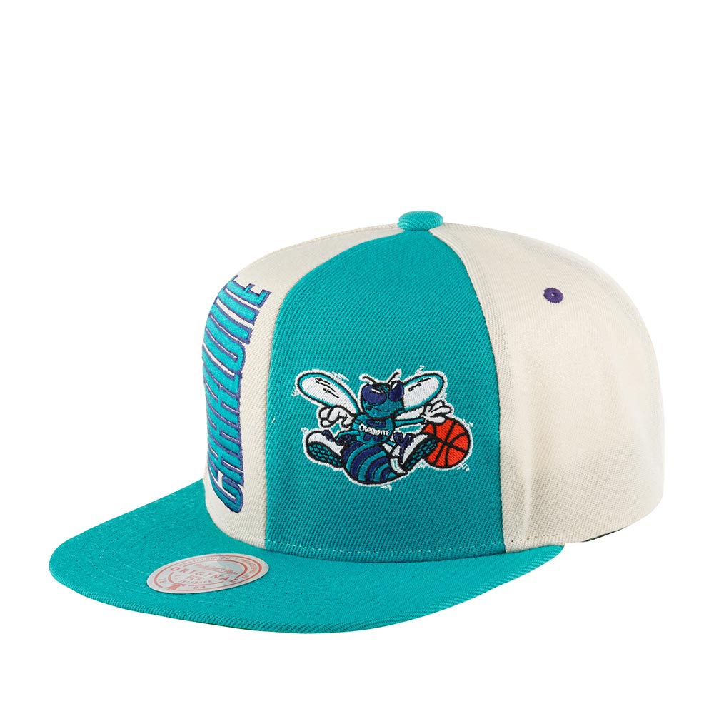 Бейсболка MITCHELL NESS арт. HHSS5154-CHOYYPPPOWTL Charlotte Hornets NBA (голубой / белый)