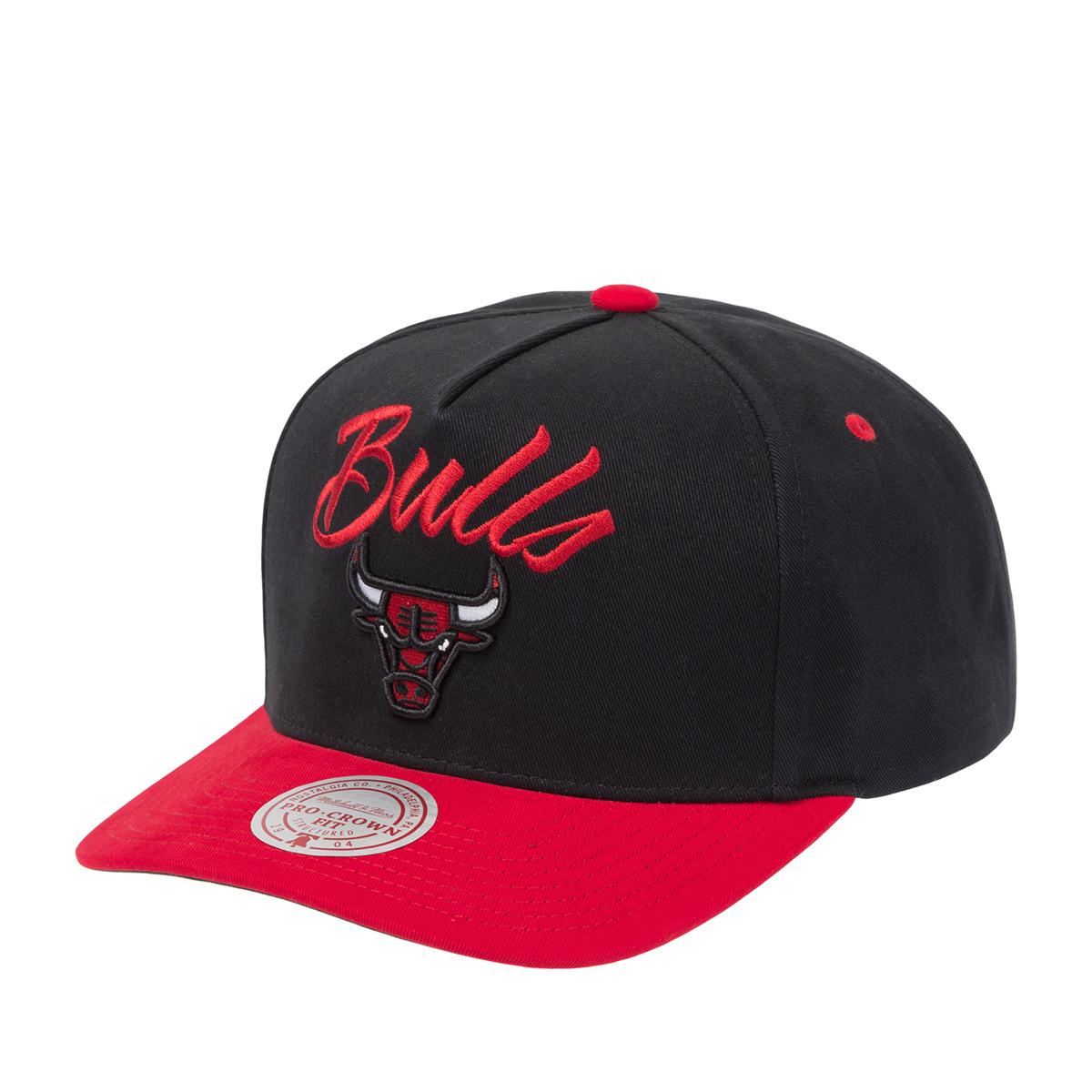 Бейсболка MITCHELL NESS арт. HP9355-CBUBLCK Chicago Bulls NBA (черный / красный)