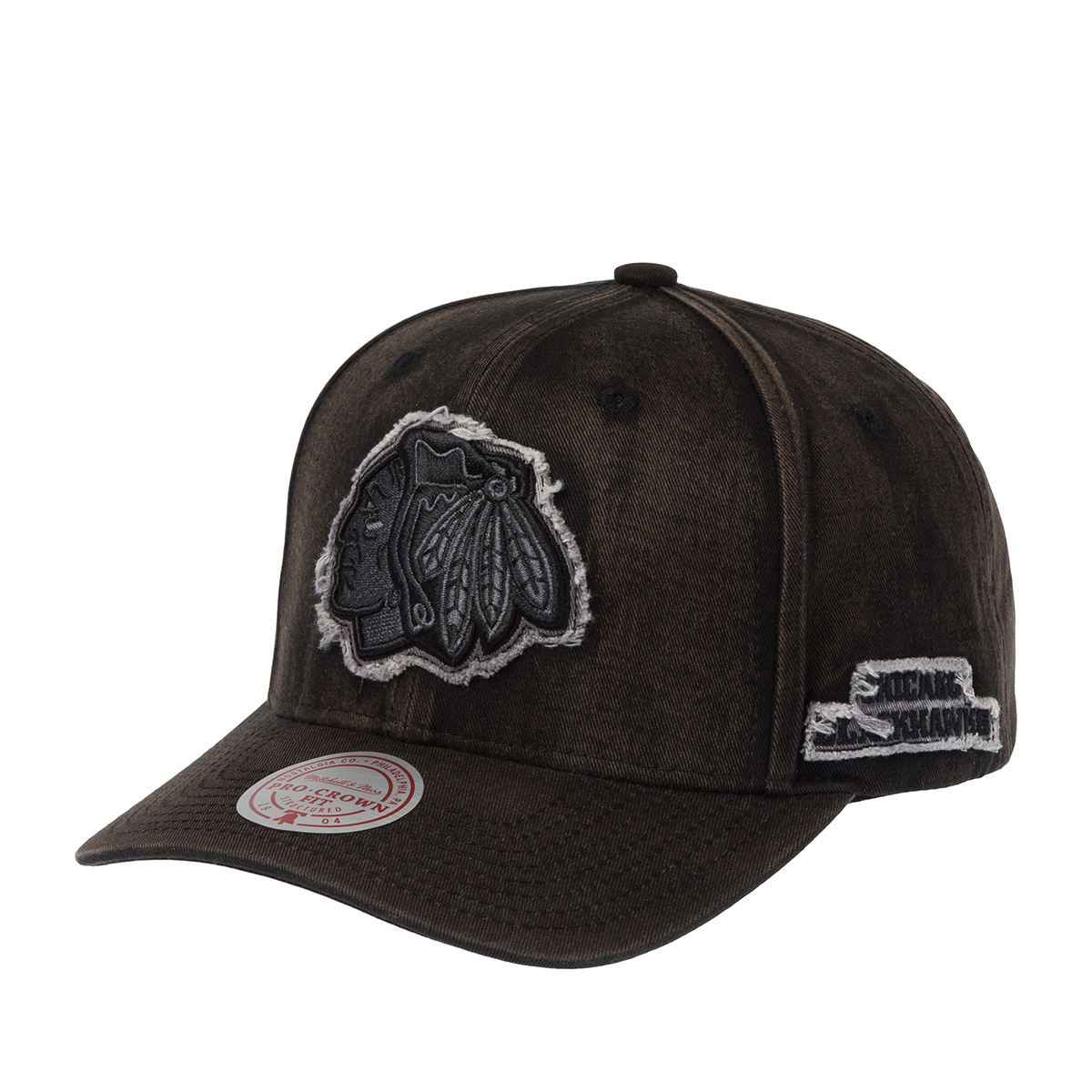 Бейсболка MITCHELL NESS арт. HP12808-CBHBLCK Chicago Blackhawks NHL (черный)