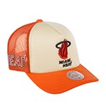 Бейсболка MITCHELL NESS арт. 5HSSSH21323-MHEOFWH Miami Heat NBA (бежевый / оранжевый)