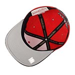 Бейсболка MITCHELL NESS арт. HHSS3459-CBUYYPPPRDBK Chicago Bulls NBA (красный / черный)