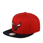 Бейсболка MITCHELL NESS арт. HHSS3264-CBUYYPPPRDBK Chicago Bulls NBA (красный / черный)