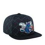 Бейсболка MITCHELL NESS арт. HHSS1212-CHOYYPPPBLCK Charlotte Hornets NBA (черный)