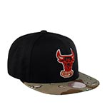Бейсболка MITCHELL NESS арт. HHSS1101-CBUYYPPPBLCK Chicago Bulls NBA (черный)