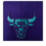 Бейсболка MITCHELL NESS арт. HHSS1102-CBUYYPPPPURP Chicago Bulls NBA (фиолетовый / белый)