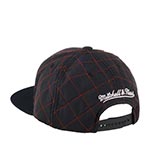 Бейсболка MITCHELL NESS арт. HHSS1212-CBUYYPPPBLCK Chicago Bulls NBA (черный)