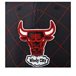 Бейсболка MITCHELL NESS арт. HHSS1212-CBUYYPPPBLCK Chicago Bulls NBA (черный)