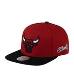 Бейсболка MITCHELL NESS арт. 6HSSSH22018-CBURED1 Chicago Bulls MLB (красный / черный)