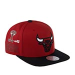 Бейсболка MITCHELL NESS арт. 6HSSSH22018-CBURED1 Chicago Bulls MLB (красный / черный)