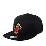 Бейсболка MITCHELL NESS арт. HHSS5133-MHEYYPPPBLCK Miami Heat NBA (черный)