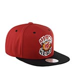Бейсболка MITCHELL NESS арт. HHSS5146-MHEYYPPPRED1 Miami Heat NBA (красный / черный)