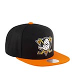 Бейсболка MITCHELL NESS арт. HHSS5367-ADUYYPPPBKOR Anaheim Ducks NHL (черный / оранжевый)