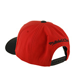 Бейсболка MITCHELL NESS арт. HHSS6642-CBHYYPPPRED1 Chicago Blackhawks NHL (красный / черный)