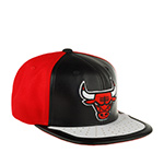 Бейсболка MITCHELL NESS арт. 6HSSMM19224-CBUBKWH Chicago Bulls NBA (черный / белый)