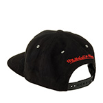 Бейсболка MITCHELL NESS арт. HHSS5822-CBUYYPPPBKRD Chicago Bulls NBA (черный /красный)