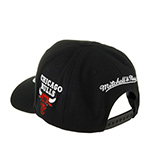 Бейсболка MITCHELL NESS арт. HHSS6580-CBUYYPPPBLCK Chicago Bulls NBA (черный)