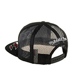 Бейсболка MITCHELL NESS арт. HHSS7016-CBUYYPPPBLCK Chicago Bulls NBA (черный)