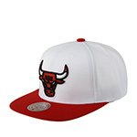 Бейсболка MITCHELL NESS арт. HS8791-CBUWHIT Chicago Bulls NBA (белый / красный)