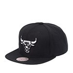 Бейсболка MITCHELL NESS арт. HS8547-CBUBLCK Chicago Bulls NBA (черный)