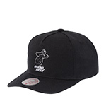 Бейсболка MITCHELL NESS арт. HP10055-MHEBLCK Miami Heat NBA (черный)