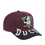 Бейсболка MITCHELL NESS арт. HP10366-ADUPURP Anaheim Ducks NHL (бордовый / черный)