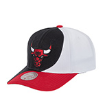 Бейсболка MITCHELL NESS арт. HP10392-CBUBLCK Chicago Bulls NBA (черный / красный)