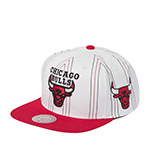 Бейсболка MITCHELL NESS арт. HS11452-CBUWHIT Chicago Bulls NBA (красный / белый)