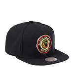 Бейсболка MITCHELL NESS арт. HS11482-CBHBLCK Chicago Blackhawks NHL (черный)