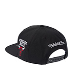 Бейсболка MITCHELL NESS арт. HS11485-CBUBLCK Chicago Bulls NBA (черный)