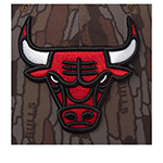 Бейсболка MITCHELL NESS арт. HP15007-CBUCAMO Chicago Bulls NBA (серый / коричневый)
