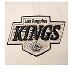 Бейсболка MITCHELL NESS арт. HP16267-LAKOFWH Los Angeles Kings NHL (кремовый / черный)